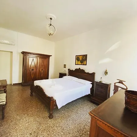 Ca' Samuele Authentic Venetian Apartment *